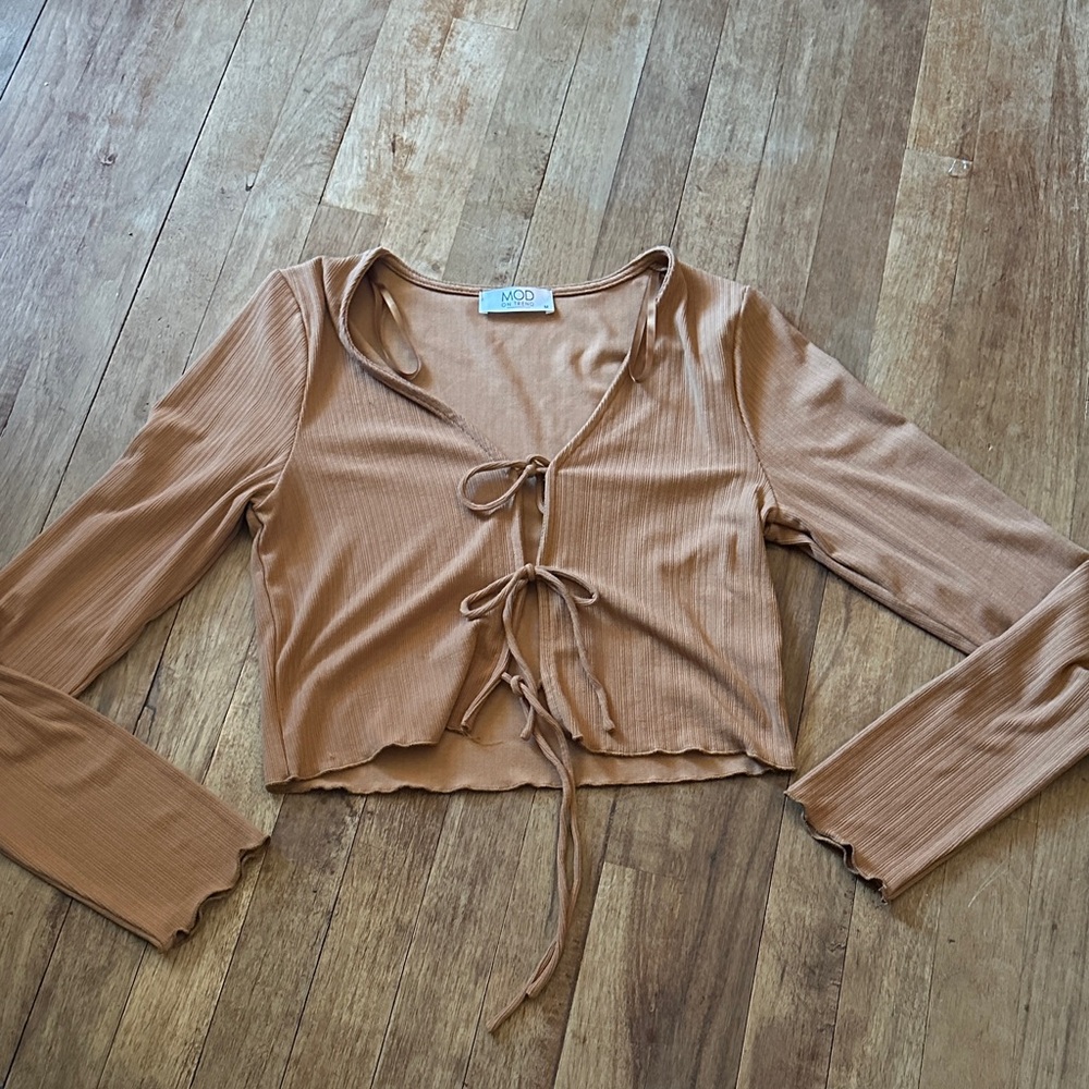 Mod On Trend Burnt Orange Ribbed Long Sleeve Crop Top with Tie Front - M